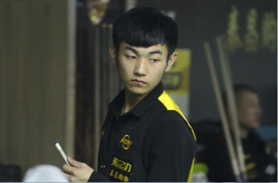 足球欧洲金童奖结果揭晓，新科得主含泪发声