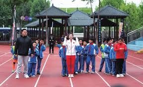 极端案例：解析“职业赌客的葬礼”——一个圈子内对风险一生追求的评价。（透视“职业赌客的葬礼”：圈内对终身逐险的审视）