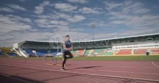 比赛日：巴萨胜皇马卫冕西超杯 曼联遭一轮游&曼城10-1