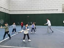 铃木一朗在最后一场比赛离场时，用流利的英文向现场球迷道别并致谢